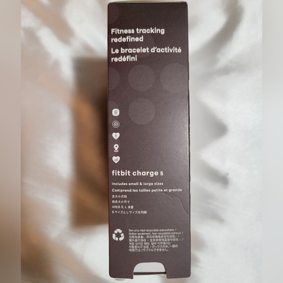 **SOLD** FITBIT CHARGE 5 - BRAND NEW - Picture 5 of 6